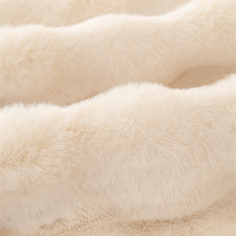Cilinea Plush Cream Style Sofa Cover