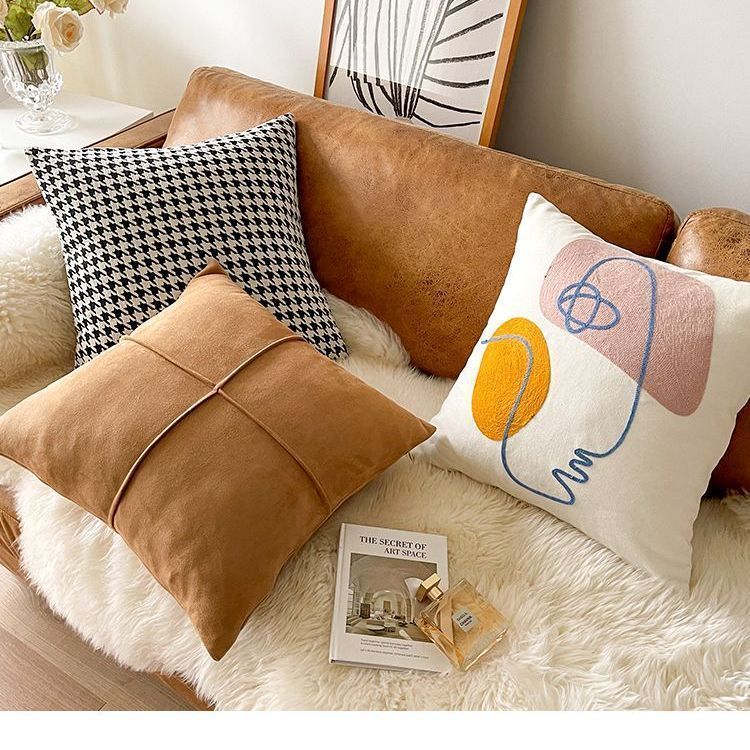 Cilinea Vintage Art Style Pillow